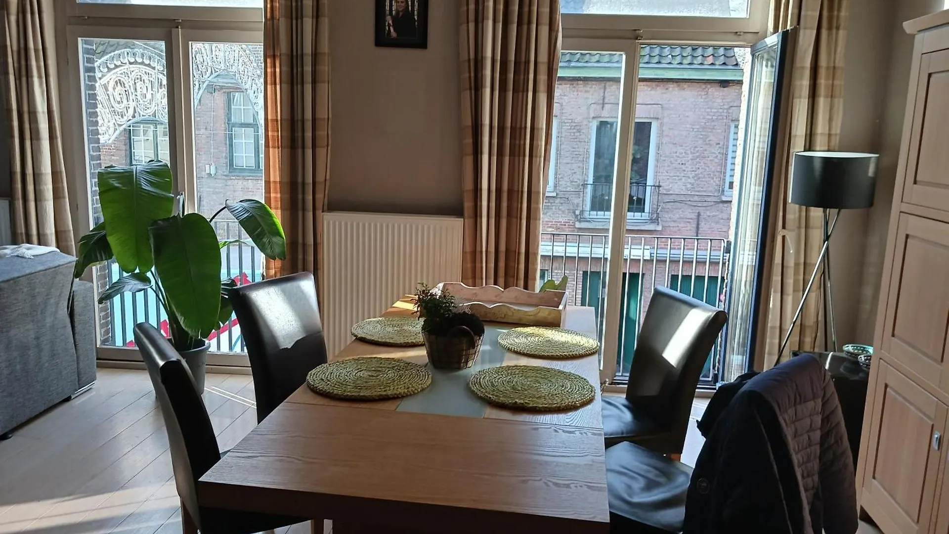 Suite L'Ane City Center & Parking Bruges 0*,